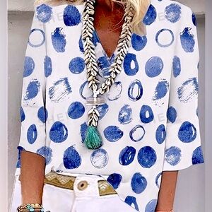 NWT. V-Neck White & Blouse Size Medium